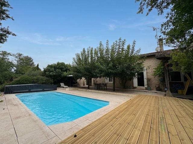 Maison 11 pièces 300 m²