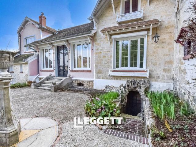 Maison 11 pièces 300 m²