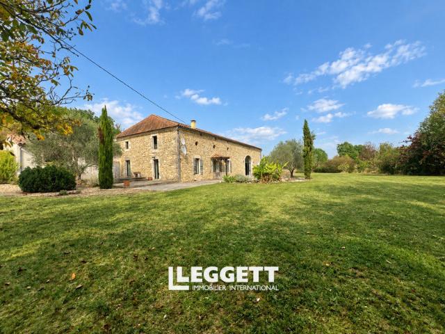 Maison 11 pièces 300 m²
