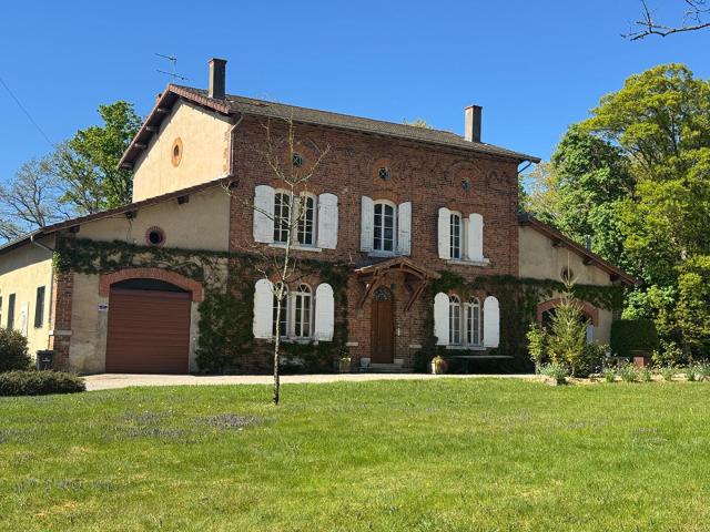 Maison 11 pièces 300 m²