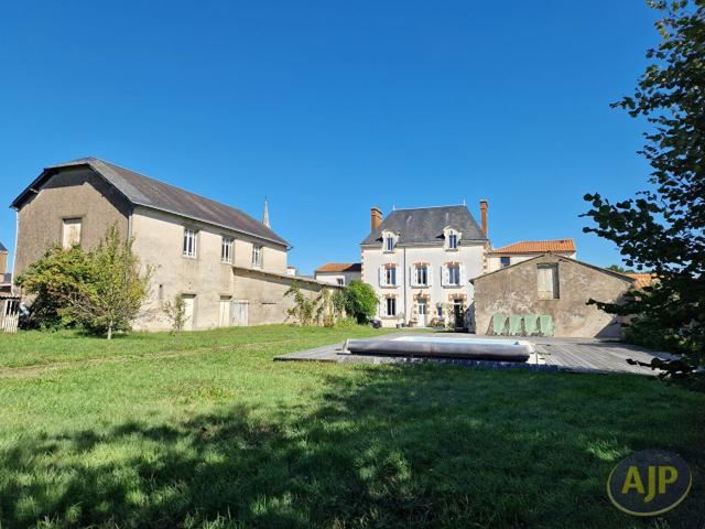 Maison 11 pièces 283 m²