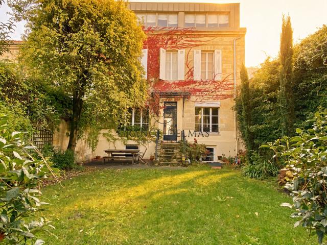 Maison 11 pièces 300 m²