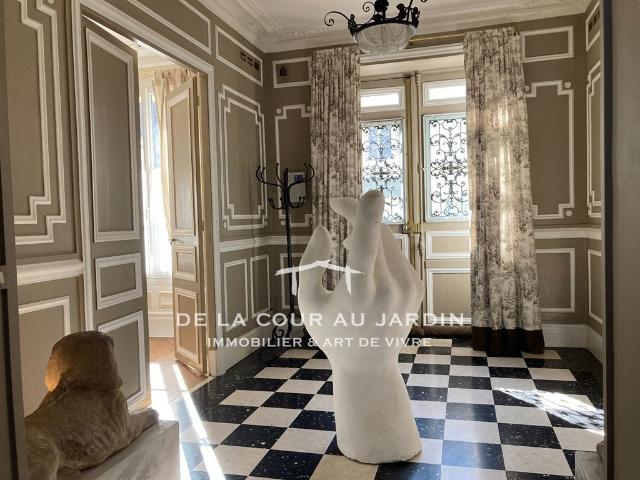 Maison 11 pièces 300 m²