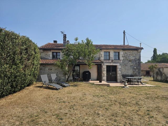 Maison 11 pièces 300 m²