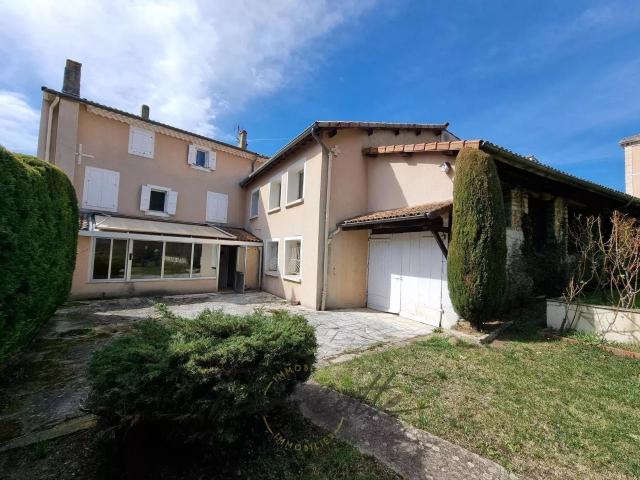Maison 11 pièces 302 m²