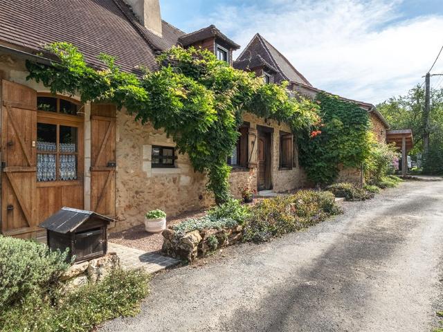 Maison 11 pièces 305 m²