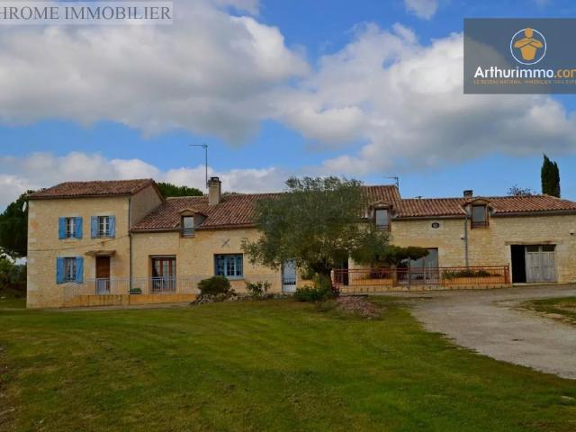 Maison 11 pièces 305 m²
