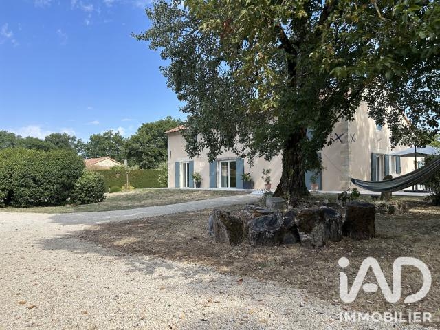 Maison 11 pièces 305 m²