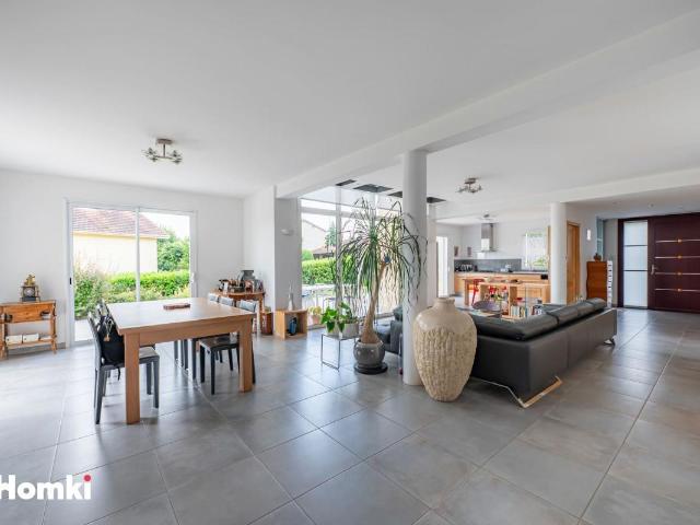 Maison 11 pièces 306 m²