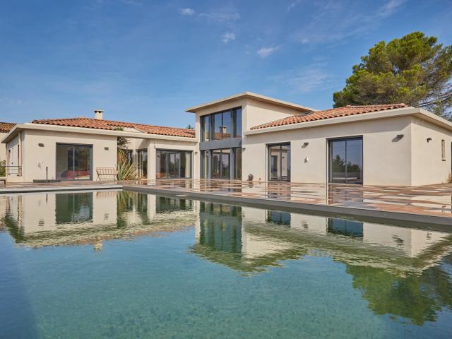Maison 11 pièces 309 m²