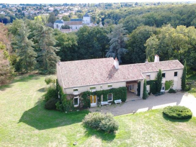 Maison 11 pièces 313 m²