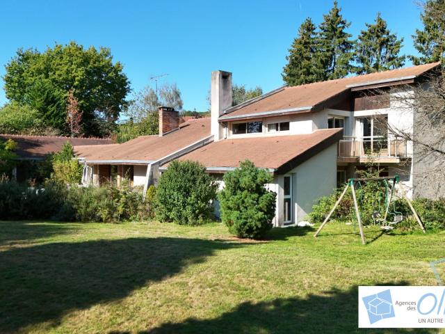 Maison 11 pièces 310 m²