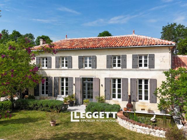 Maison 11 pièces 310 m²