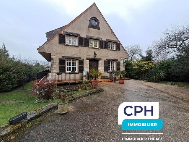 Maison 11 pièces 310 m²