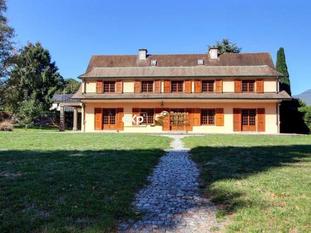 Maison 11 pièces 310 m²