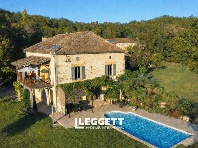 Maison 11 pièces 310 m²