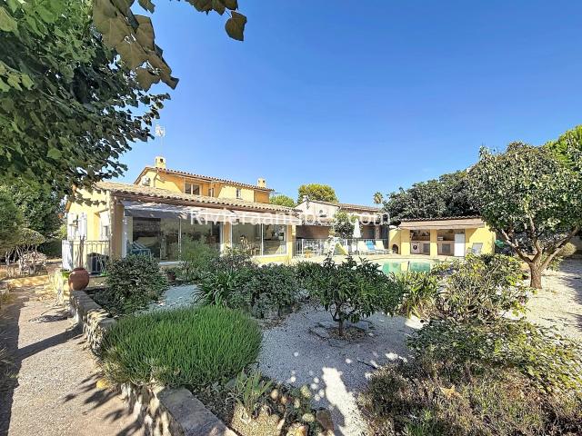 Maison 11 pièces 310 m²