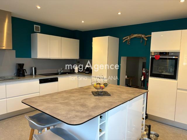 Maison 11 pièces 310 m²