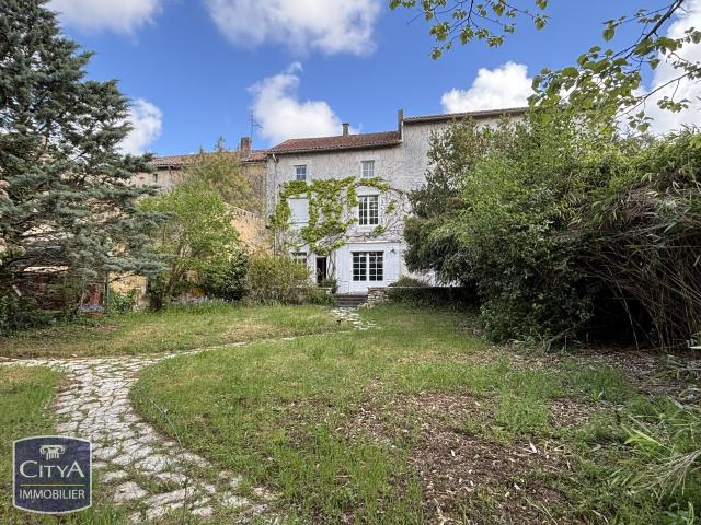 Maison 11 pièces 311 m²