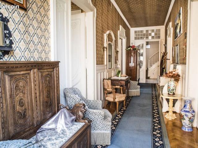 Maison 11 pièces 311 m²