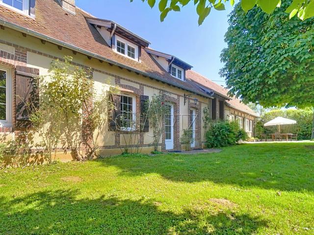 Maison 11 pièces 317 m²