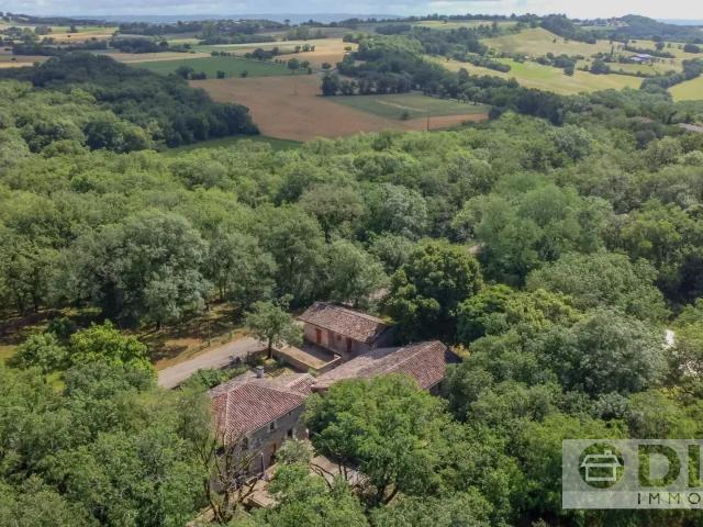 Maison 11 pièces 314 m²