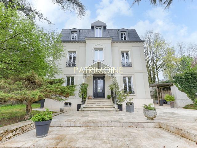 Maison 11 pièces 315 m²