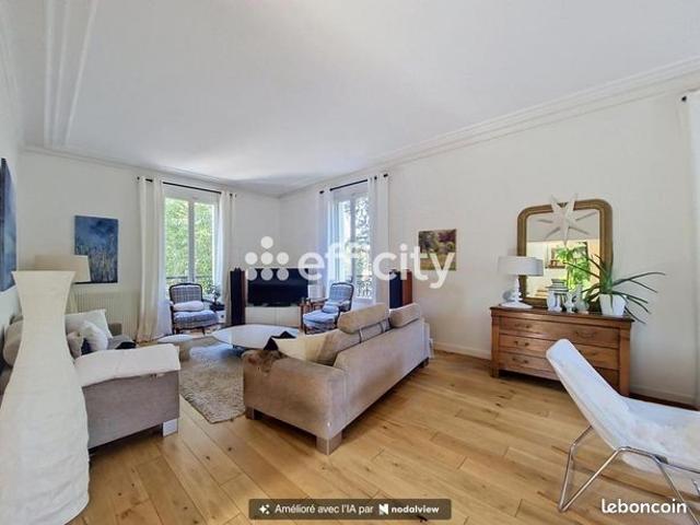 Maison 11 pièces 315 m²
