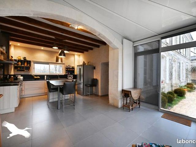 Maison 11 pièces 315 m²