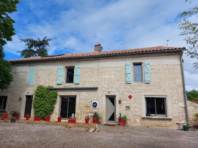 Maison 11 pièces 318 m²