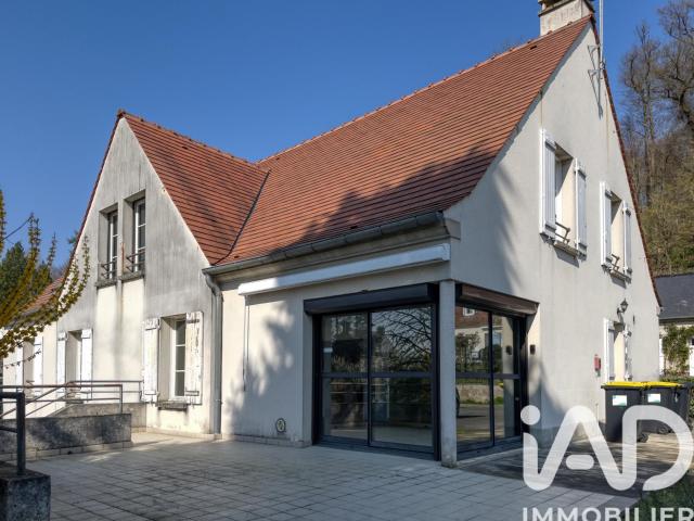 Maison 11 pièces 319 m²