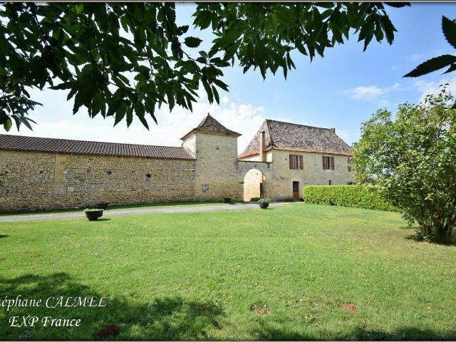 Maison 11 pièces 319 m²