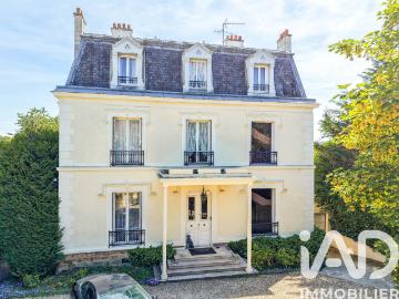 Maison 11 pièces 323 m²