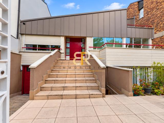 Maison 11 pièces 323 m²