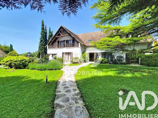 Maison 11 pièces 320 m²