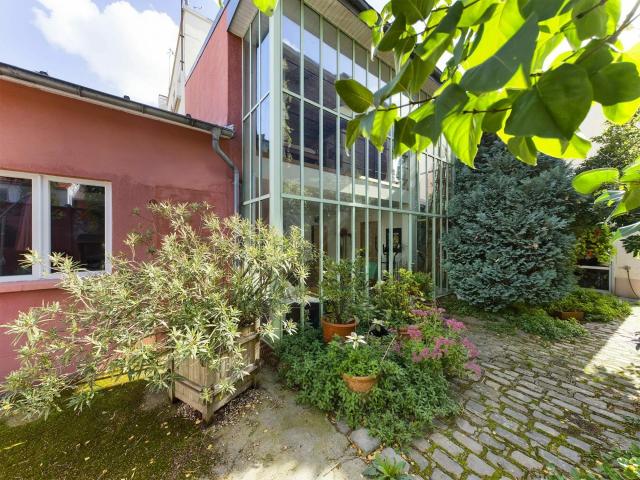 Maison 11 pièces 320 m²