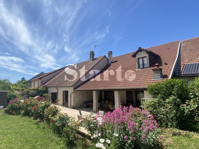 Maison 11 pièces 320 m²