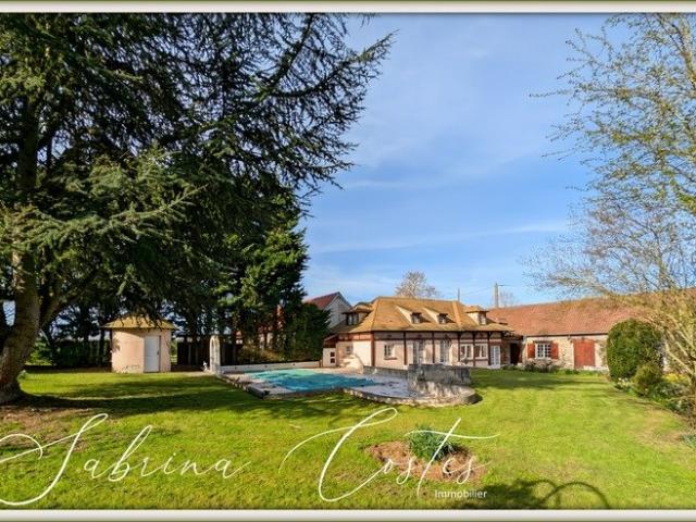 Maison 11 pièces 320 m²