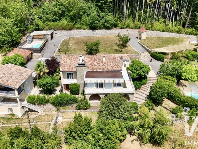 Maison 11 pièces 321 m²