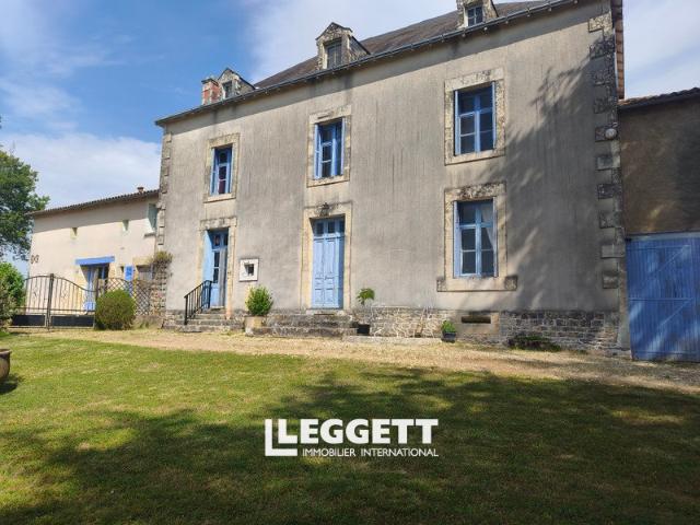 Maison 11 pièces 322 m²