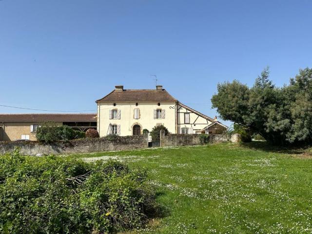 Maison 11 pièces 322 m²