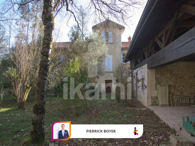 Maison 11 pièces 324 m²