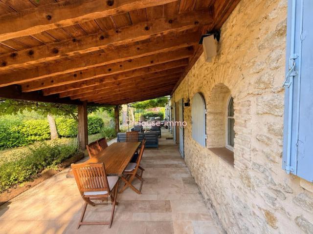 Maison 11 pièces 325 m²