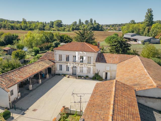 Maison 11 pièces 328 m²