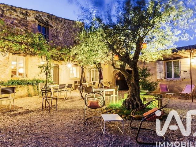 Maison 11 pièces 328 m²