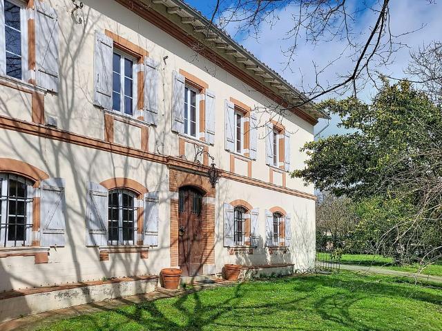 Maison 11 pièces 329 m²
