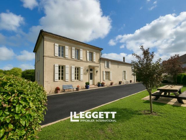 Maison 11 pièces 333 m²