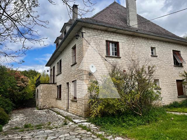 Maison 11 pièces 308 m²