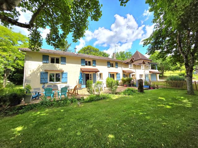 Maison 11 pièces 330 m²