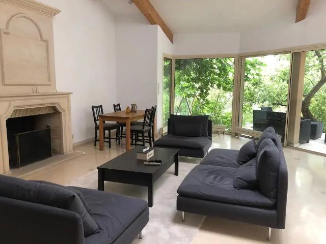 Maison 11 pièces 330 m²